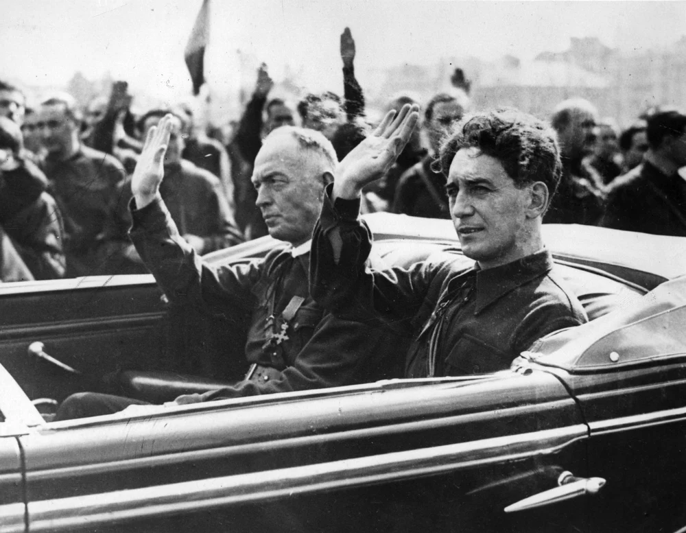 35 de ani de libertate: de la democrație în direct la extremism în reluare. Oliver Jens Schmitt, istoric: „Legionarii au vorbit de mântuirea neamului, dar soluții nu au dezvoltat niciodată“