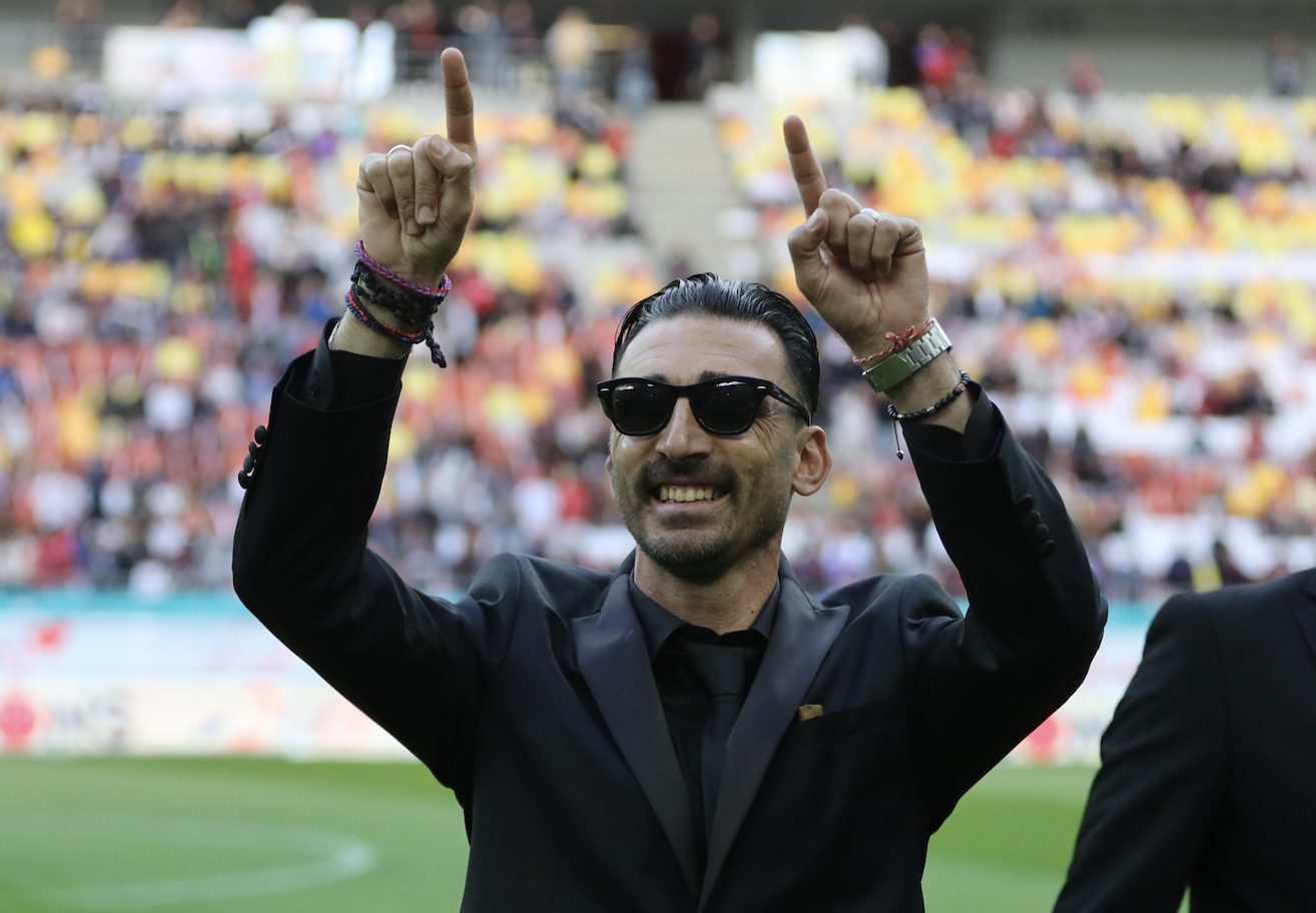 Două milioane de euro pe an de la o ”echipă mare”! Elias Charalambous a ales și semnează: ”Scrie cât vrea el”