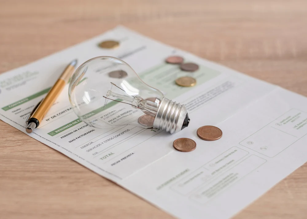 Cei mai ieftini furnizori de energie electrică după liberalizarea pieței din 1 iulie. Cum să alegi oferta potrivită pentru tine