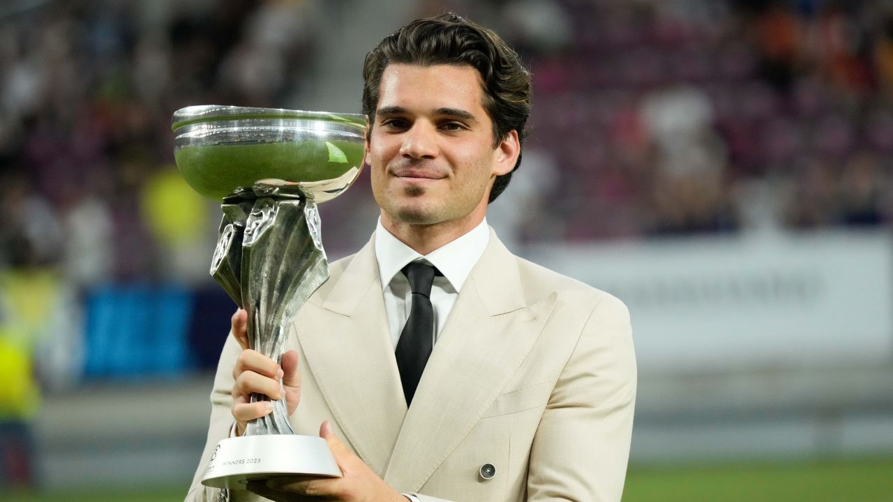 Finala EURO U19 | Huiduieli la intrarea lui Burleanu în Giulești și aplauze pentru Ianis Hagi după Spania