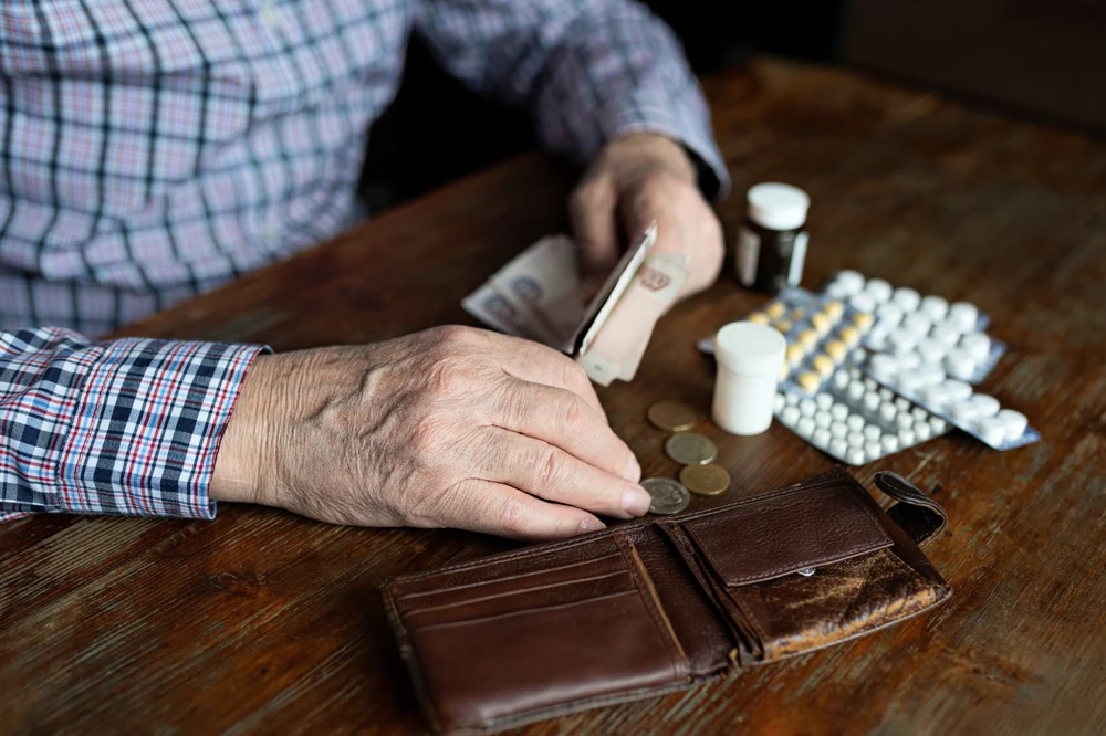 Pensionarii, îngenuncheați de măsurile de austeritate. Analist: „Statul ar fi trebuit să fie primul afectat de austeritate”