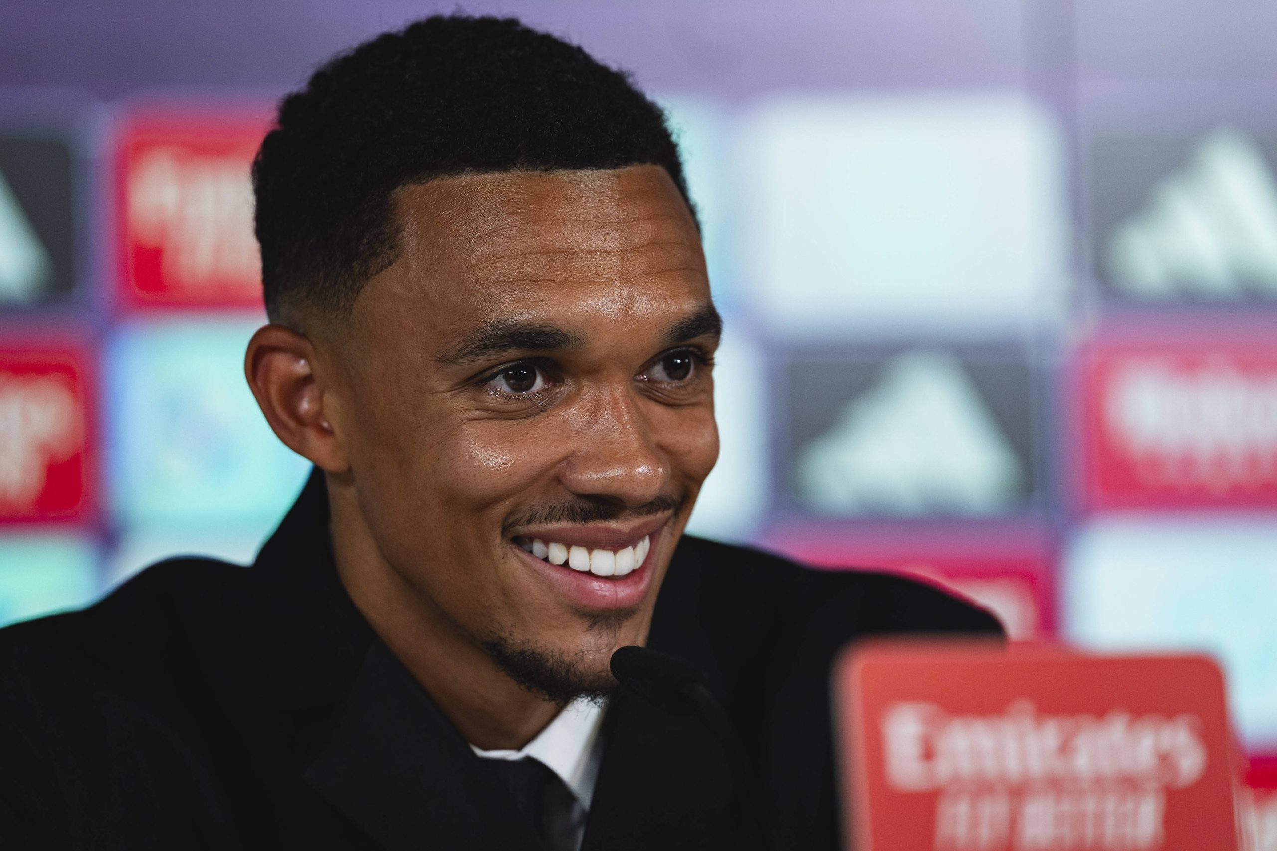 Nu s-au așteptat la asta! Internetul s-a umplut de meme-uri, după prezentarea lui Trent la Real Madrid