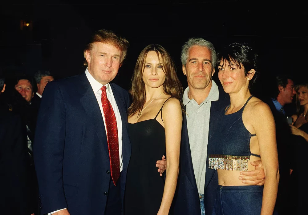Guardian: Trump încearcă să minimizeze prietenia sa îndelungată cu Jeffrey Epstein. De la „e prietenul meu, un tip grozav”, la „nu eram un fan al lui”