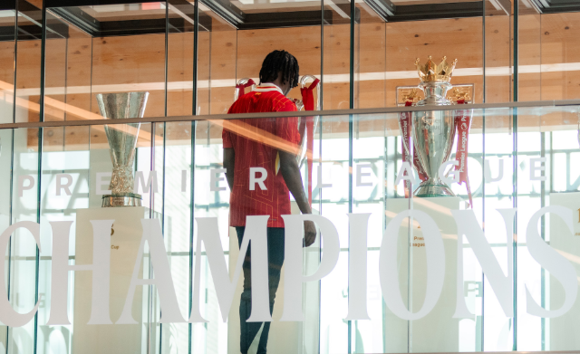 Liverpool a plătit 35.000.000 de euro și l-a prezentat pe înlocuitorul lui Trent Alexander-Arnold