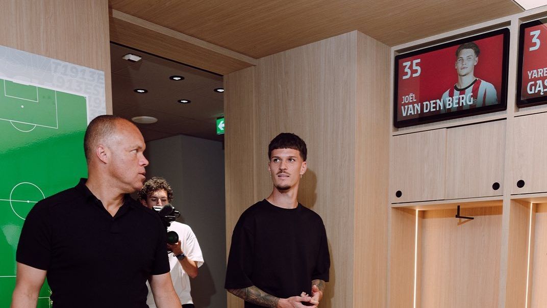 PSV a făcut anunțul despre Dennis Man, la nici 24 de ore după transfer: ”Asta am vrut să facem”