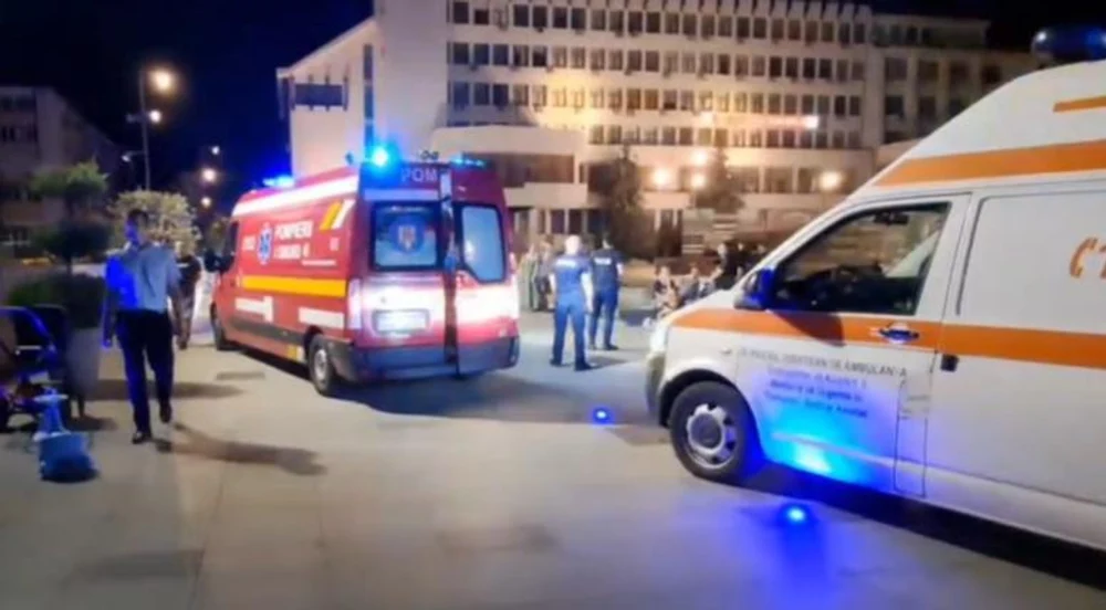 Tragedie în Vaslui: Un copil de 1 an și jumătate a murit după ce a atins un spot luminos de pe spaţiul verde din oraș