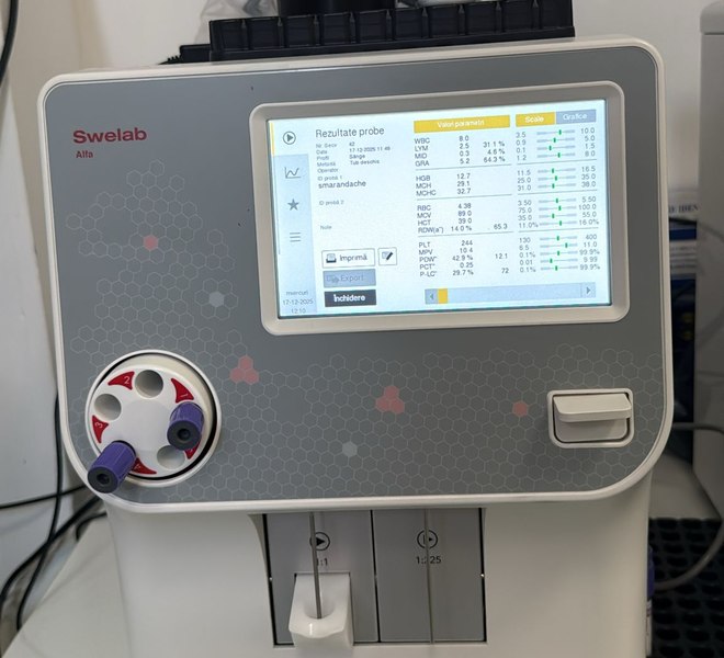 Aparatul care îi scapă pe bebeluși de traume. „Vom recolta din degețel, așa cum se recoltează o banală glicemie”