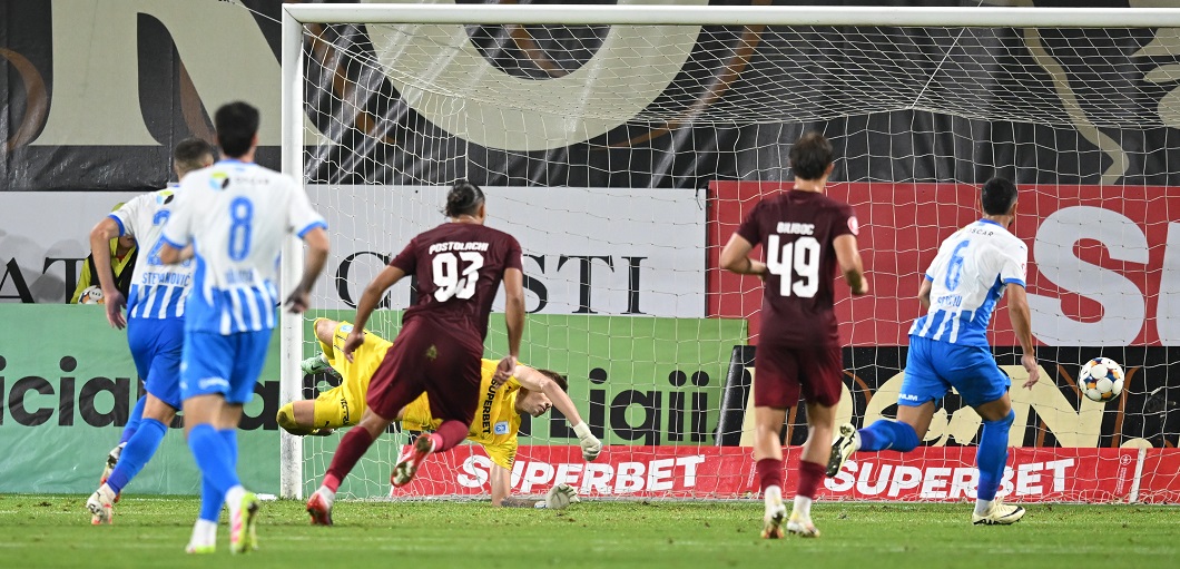 Universitatea Craiova -a jucat cu titlul pe masă!