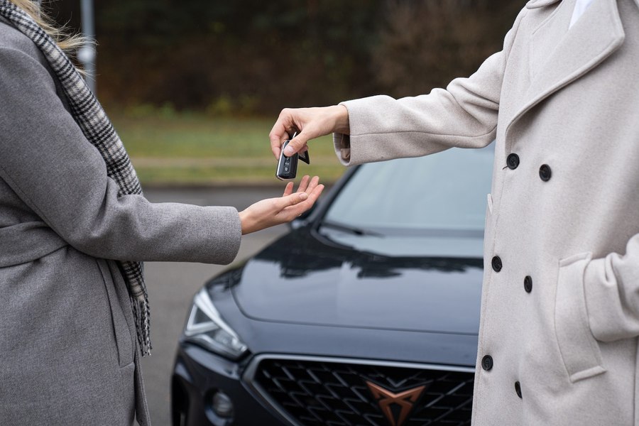 Noi reguli la vânzarea mașinii. Cine și când va plăti impozitul