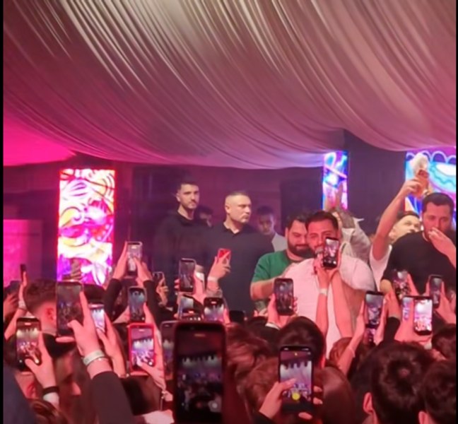 Alcool, țigări și maneliști la un bal pentru liceeni: „Nici nu a început primul vers că deja a primit bani, 500, 700, 1.000”