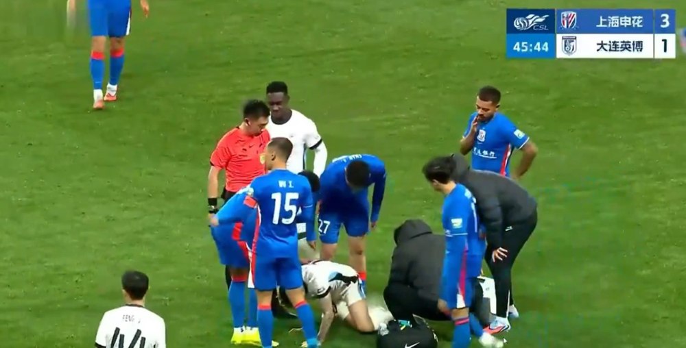 Sperietură pentru Nicolae Stanciu la debutul în China, după un fault violent. Căpitanului naționalei era cât pe ce să o comită înainte de baraj