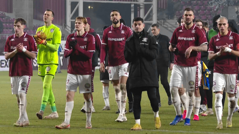 Rapid a făcut un nou pas greșit pe Giulești, iar jucătorii au mers în fața galeriei