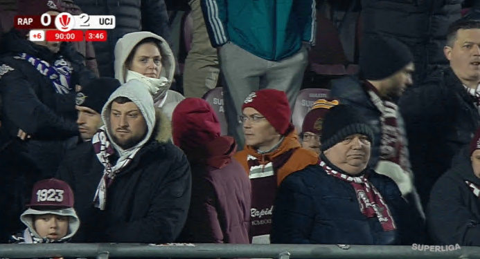 Momente rare în Giulești! Ce au făcut fanii Rapidului în prelungirile partidei cu U Cluj