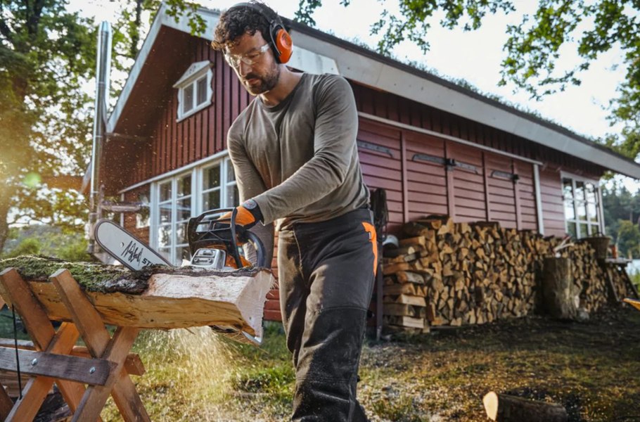 Cea mai bună drujbă în 2026: Top 5 modele electrice, pe benzină și acumulator