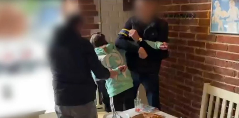 Copil de șase ani, scos la vânzare de propria mamă, în Ucraina. Femeia a fost prinsă în flagrant, în timp ce primea banii, 25.000 de dolari