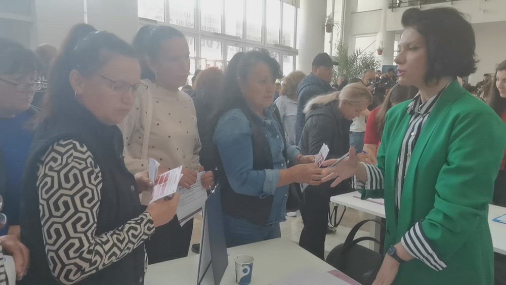 Cine își mai caută job la bursa locurilor de muncă și cu ce succes. „Creierul merge, dar au apăsat niște supărări pe mine” REPORTAJ