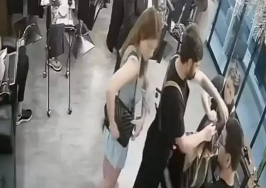Incident șocant la un salon de înfrumusețare: o clientă nemulțumită de tunsoare și-ar fi înjunghiat hairstylistul