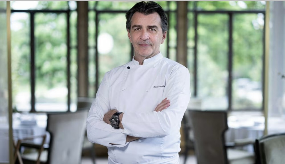 Bucătarul cu 18 stele Michelin care a dus sosurile la rang de artă. Povestea chef-ului care spune: „Eu sunt doar ghidul, este munca unei echipe”