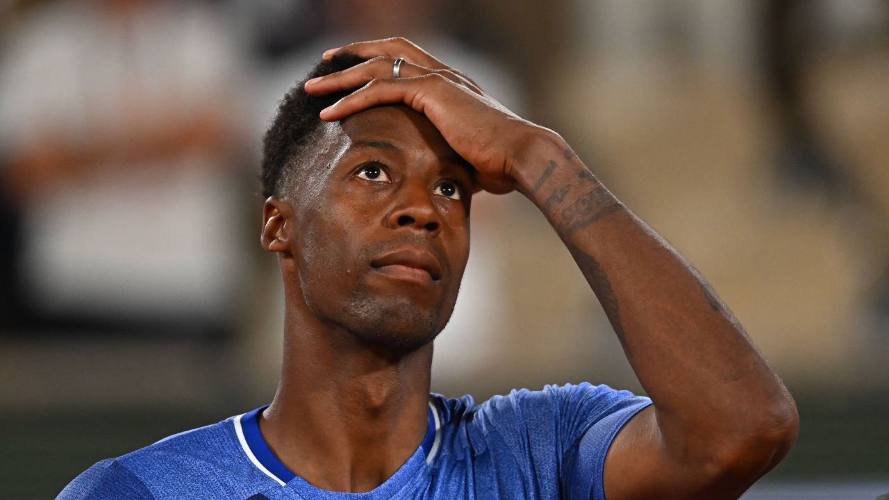 Monfils l-a depășit pe Djokovic chiar în meciul de retragere de la Roland Garros. Imaginea care trece granițele sportului