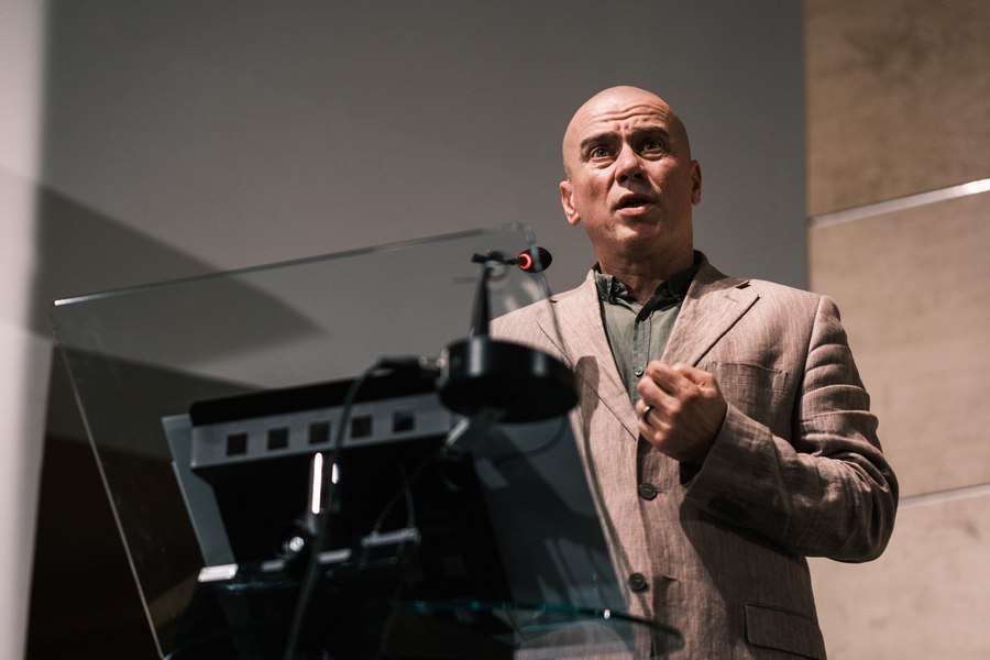 Ministrul Culturii demisionează după scandalul înregistrării audio în care înjură statul: „Nu cred că eu sunt acea persoană”