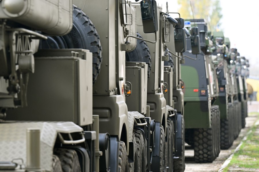 Programul SAFE, în criză de timp. MApN riscă să piardă miliarde din fonduri europene dacă nu semnează 12 contracte în 4 zile