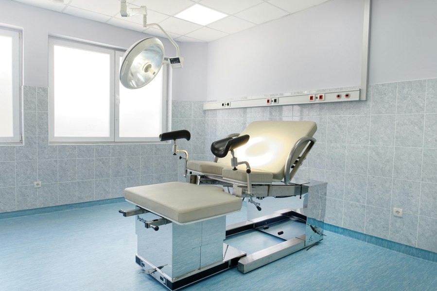 Experiența unei tinere cu avortul medicamentos, subiect de dezbatere pe internet