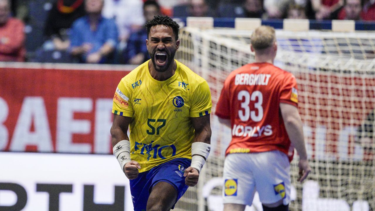 Dinamo l-a transferat pe brazilianul Vinicios, care a jucat la ultimul Mondial!
