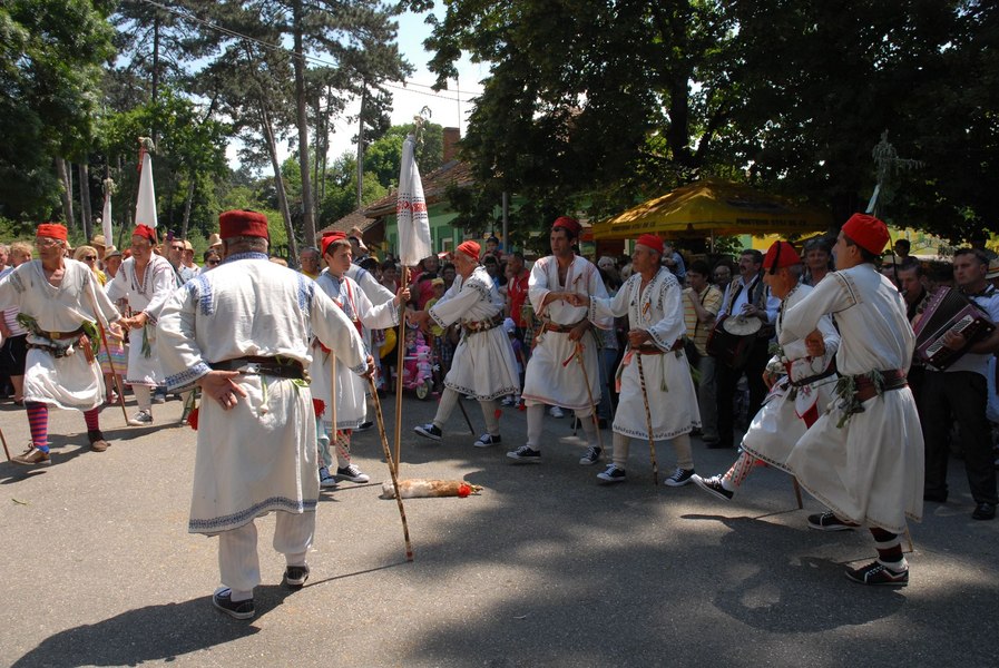 Ce presupune obiceiul călușului, diferit de dansul simplu de scenă. La Craiova are loc „Alaiului călușarilor”, ediție aniversară