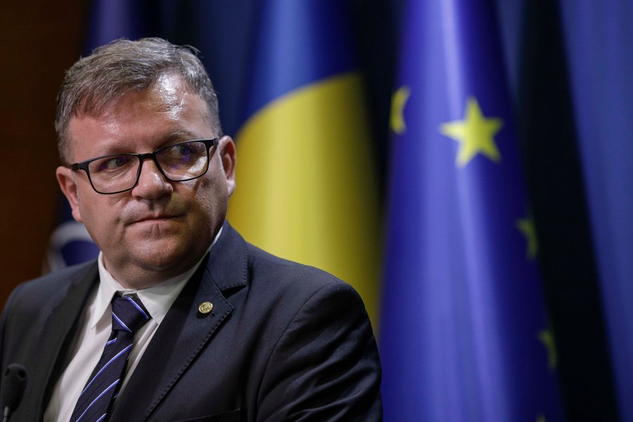 Marius Budăi îi pune în aceeași oală pe Veștea și Bolojan: „România are nevoie de un Guvern care să pună omul în centrul deciziilor”