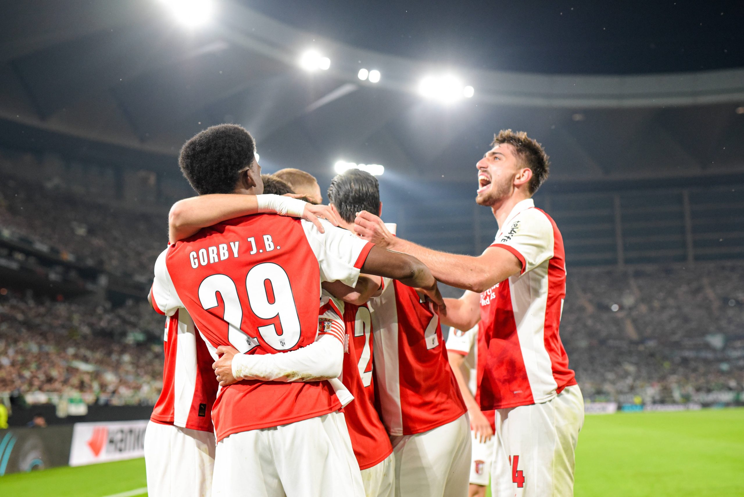 „Nebunie” în Europa League: repriză istorică și remontada de poveste! Echipa de 248.000.000 €, eliminată