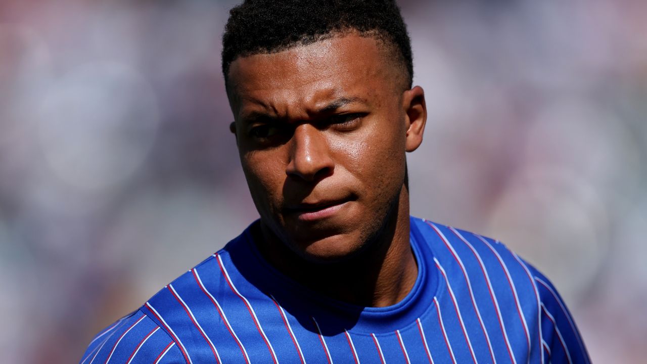 Mbappe s-a dus să îi prezinte scuzele unui fan din Paraguay. Ce s-a întâmplat la Philadelphia