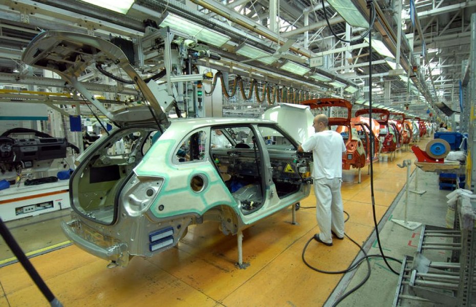 Piața neagră a luxului. Cum vinde Rusia SUV-uri BMW contrafăcute la preț premium