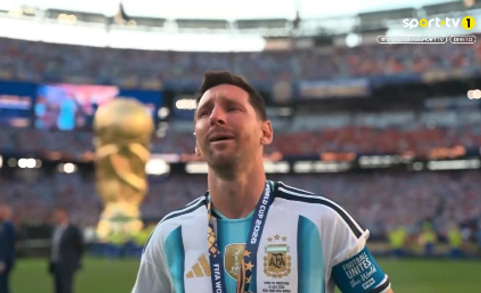 Imaginea deznădejdii. Messi, cu ochii în lacrimi după ce Argentina a pierdut Cupa Mondială