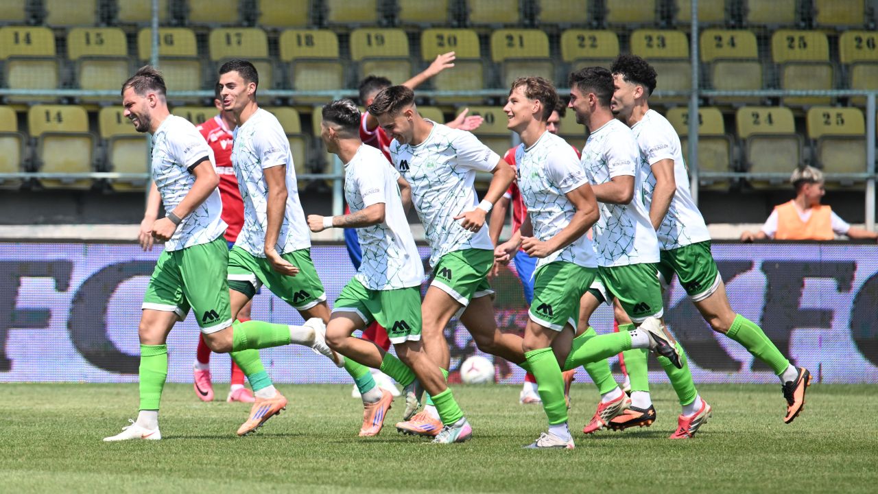 S-a schimbat liderul în Liga 2! CS Dinamo, umilită cu 5-1 + FC Bacău a pierdut primul loc