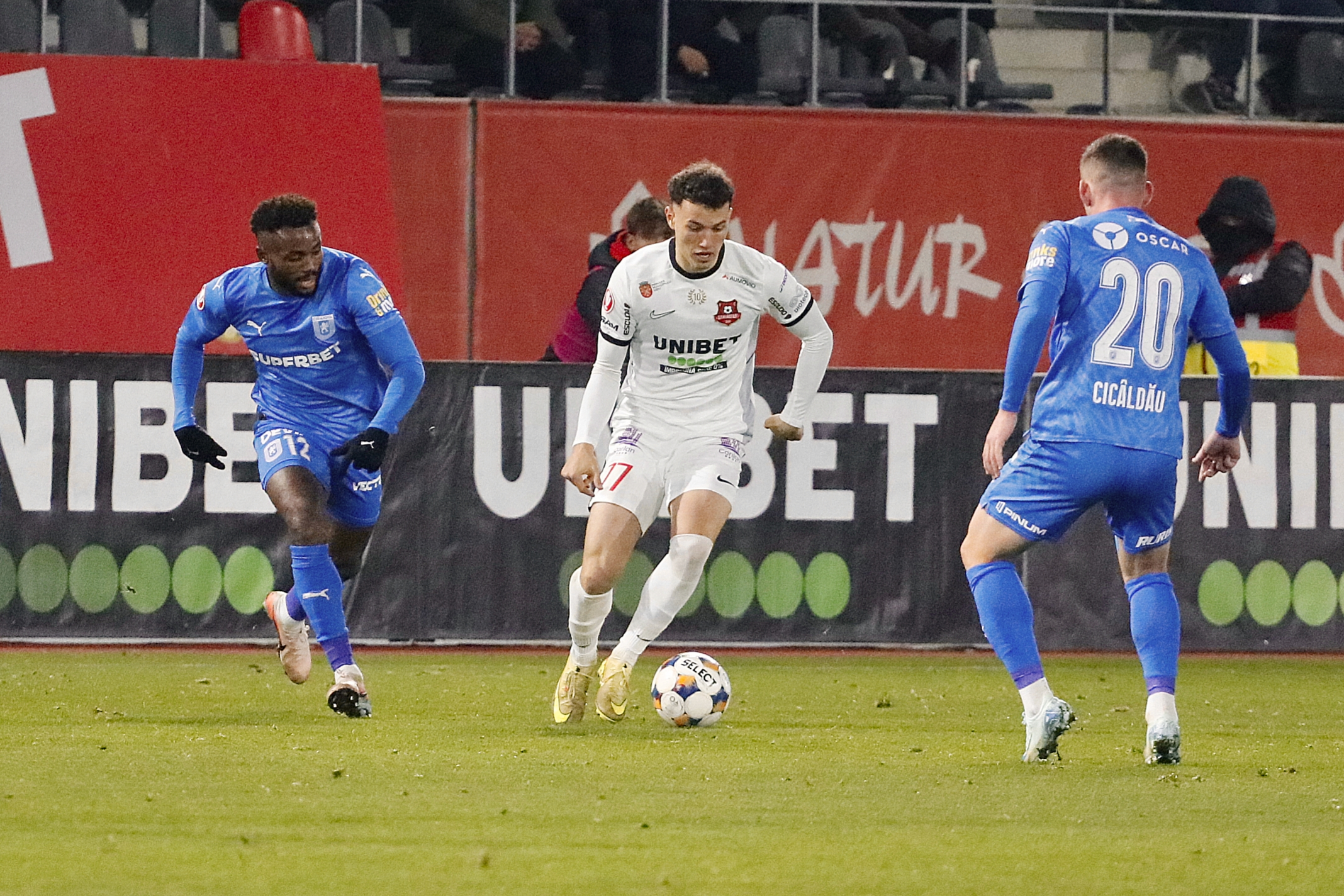 Cei de la FCSB au rămas fără cuvinte: jucătorul se antrenează la Berceni, dar a semnat și cu altă echipă!