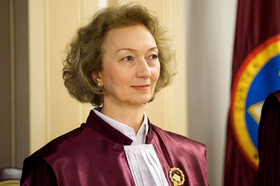 Ce spune Simina Tănăsescu despre întâlnirea cu Ilie Bolojan. Explicațiile șefei CCR