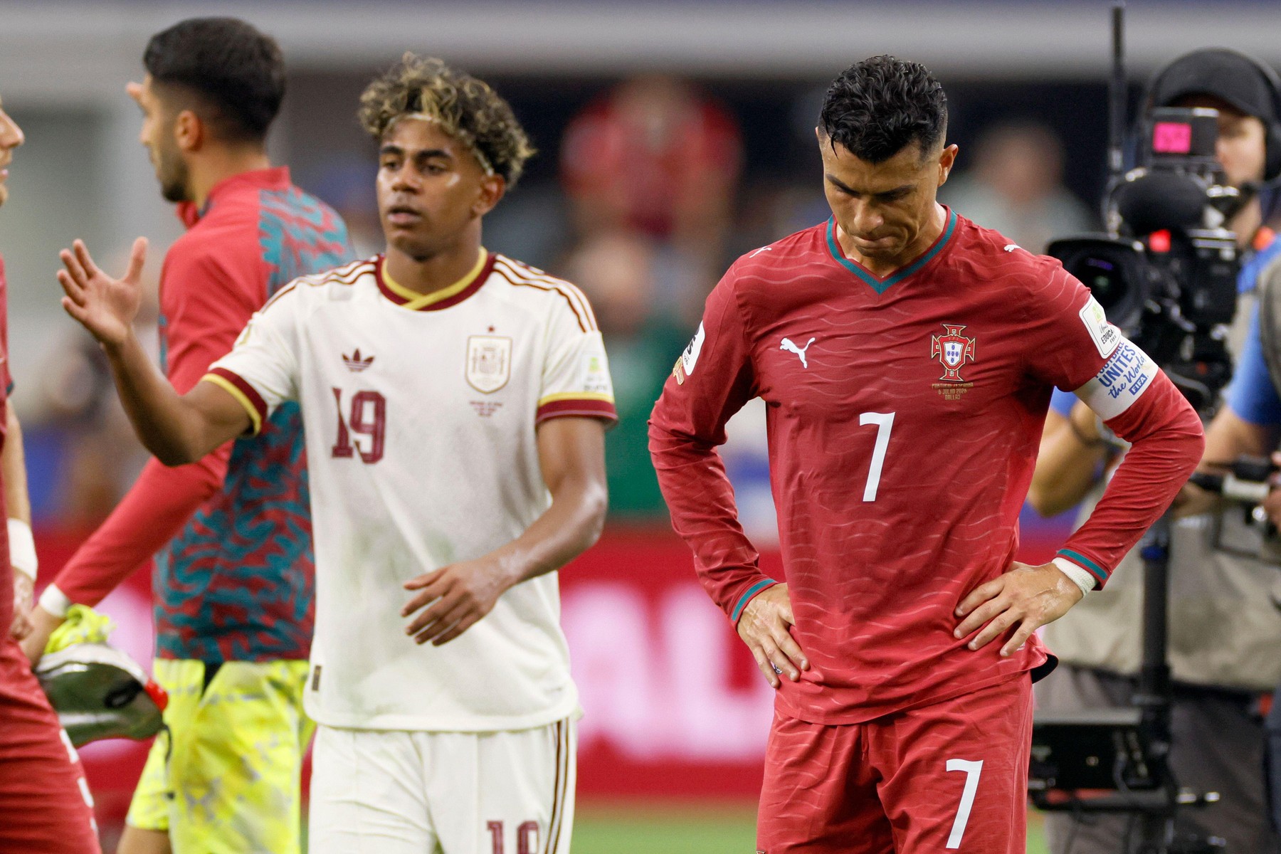 Lamine Yamal l-a văzut pe Cristiano Ronaldo în lacrimi! Gestul spaniolului, chiar în fața lui CR7
