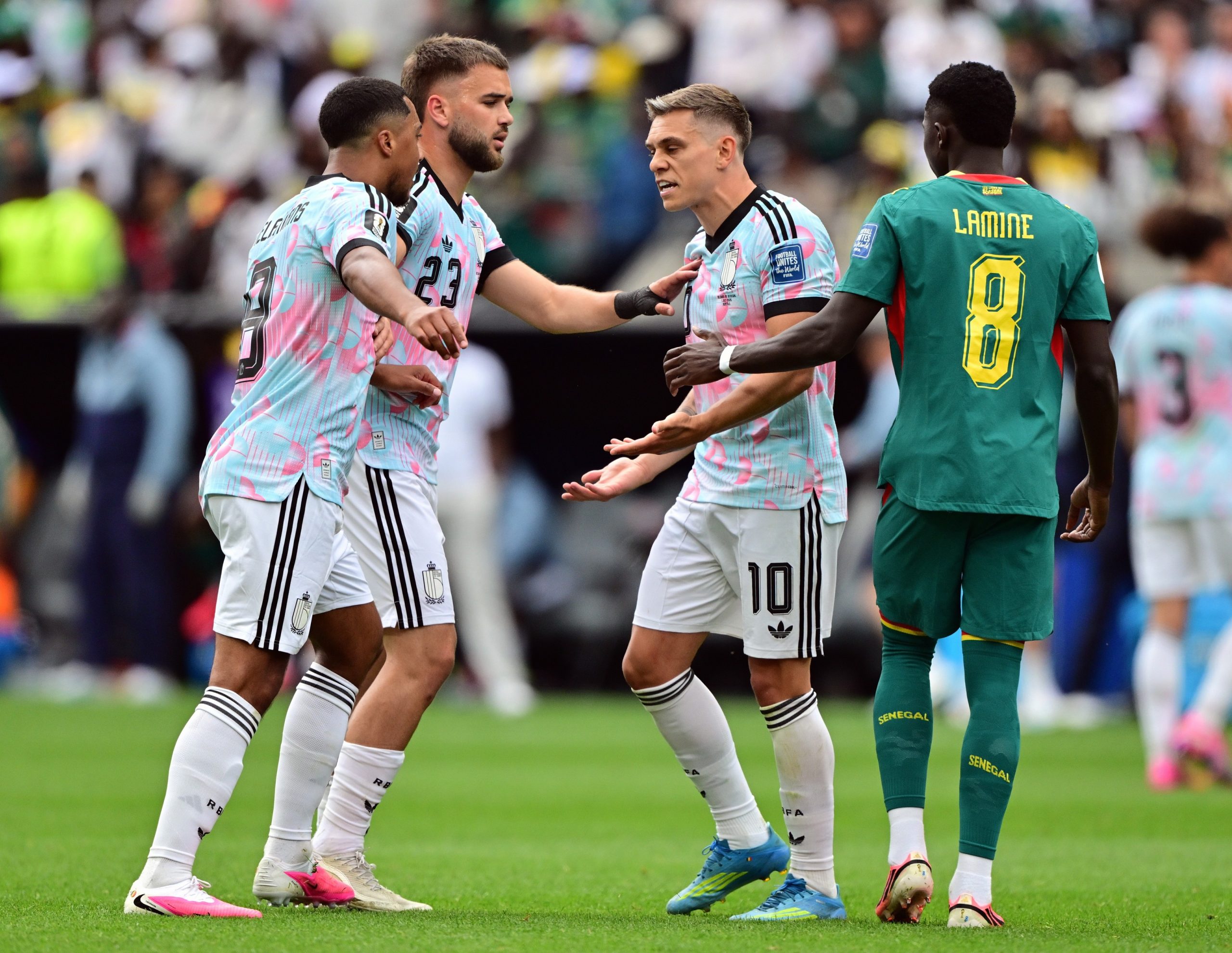 „Nu mă deranjează!”. Selecționerul Belgiei a surprins, după ce Trossard și Tielemans s-au luat la bătaie pe teren