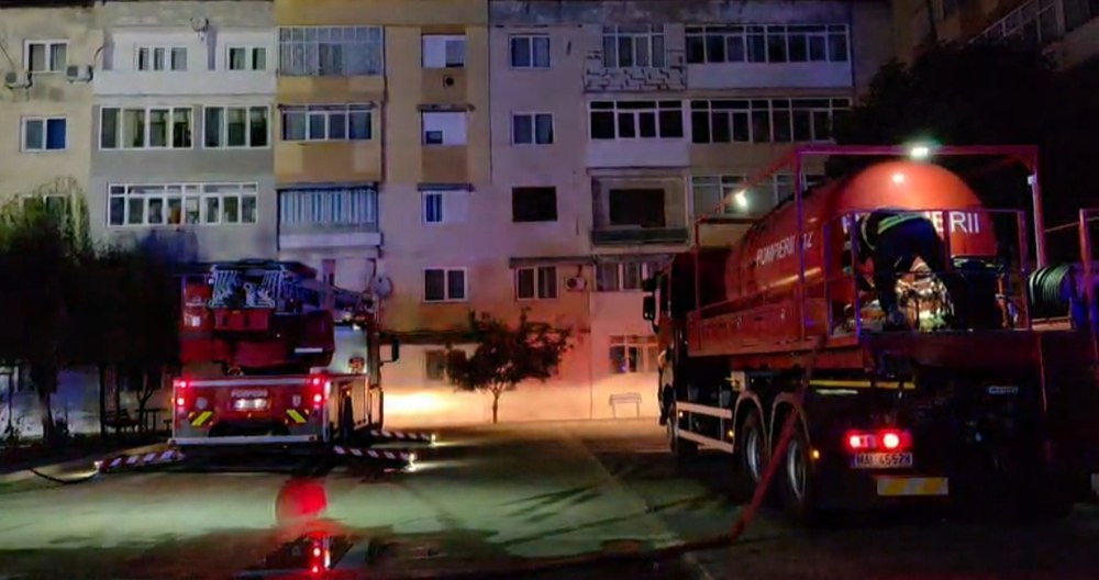 Incendiu în orașul Balș. 52 de persoane au fost evacuate. Primar: „Vom evalua situația fiecărei familii afectate”