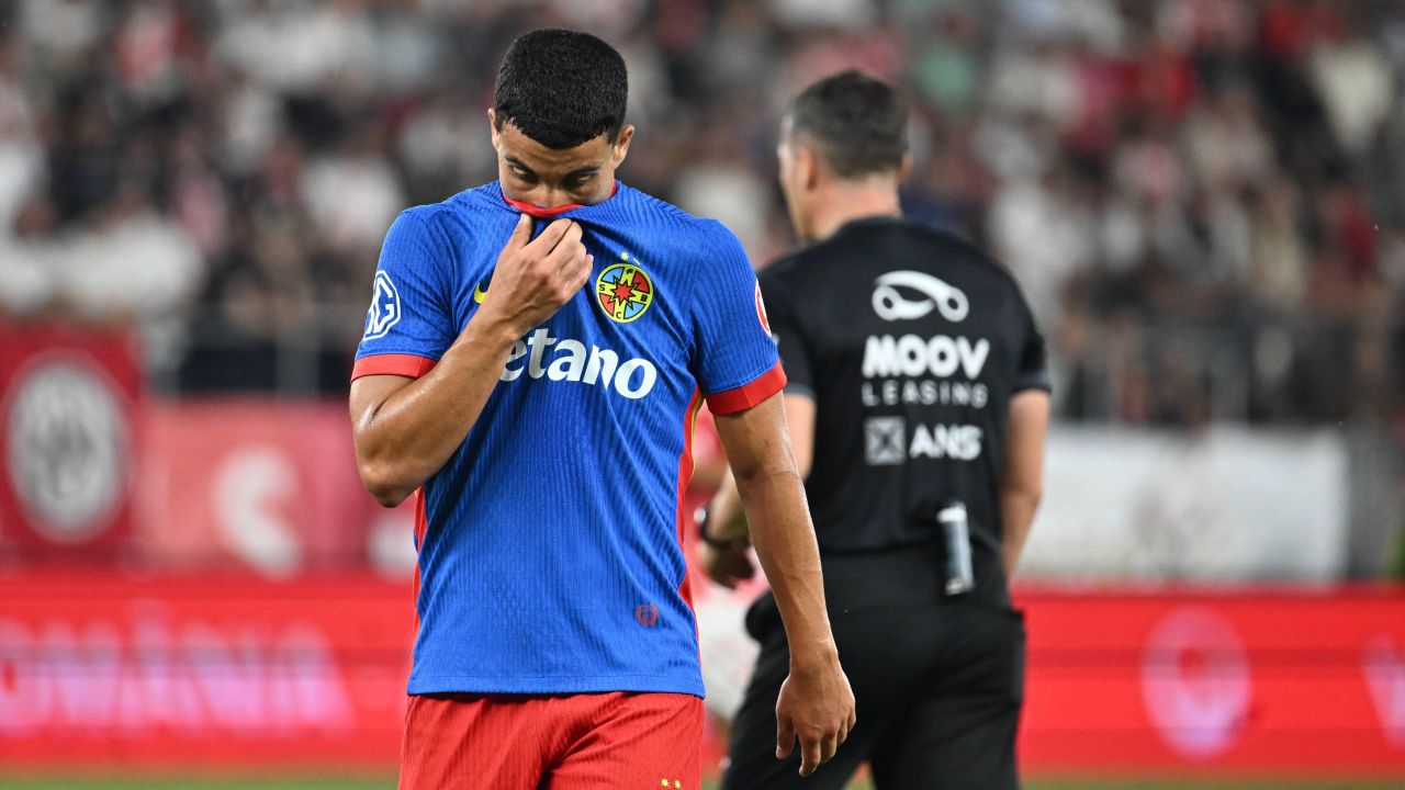 Două vedete de la FCSB, „victime” la pauza meciului cu Dinamo. Ce schimbări a făcut Baciu