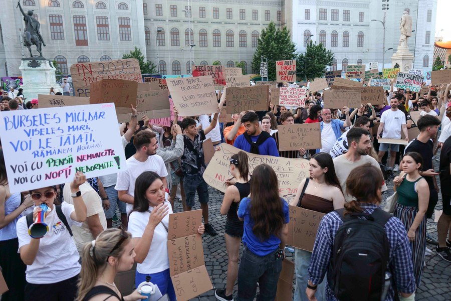 „Îi trimiteam pachet săptămânal”. Cât costă să fii student în România în 2026 și cum faci față costurilor