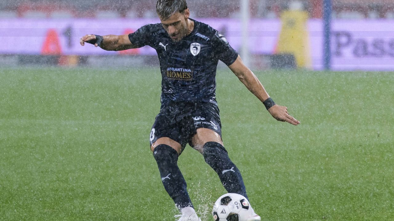 Duelul românilor în Cipru: Vlad Dragomir, gol decisiv pentru Pafos împotriva lui Atanas Trică
